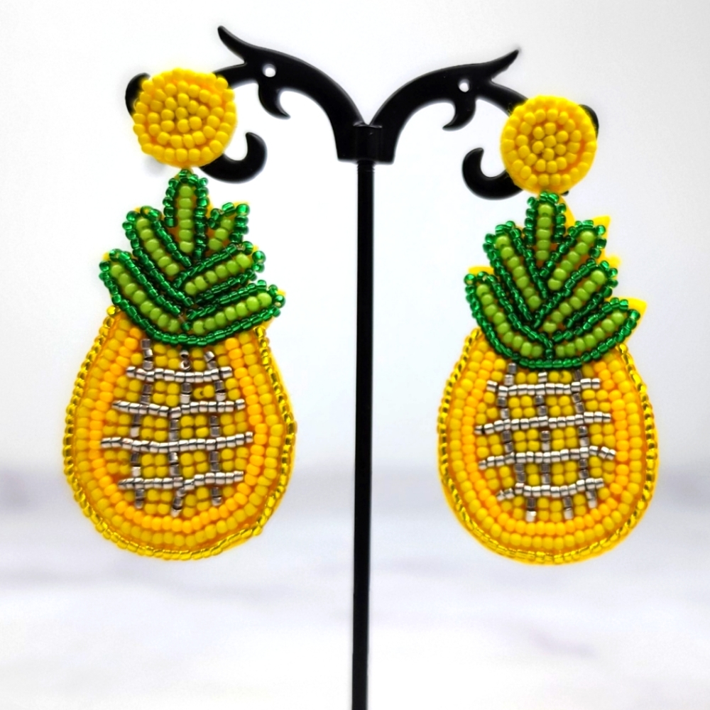 🍍 Seed Bead pineapple earrings
